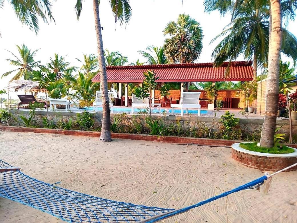 Wellé Wadiya Beach Hotel&Restaurant Kalpitiya Bagian luar foto