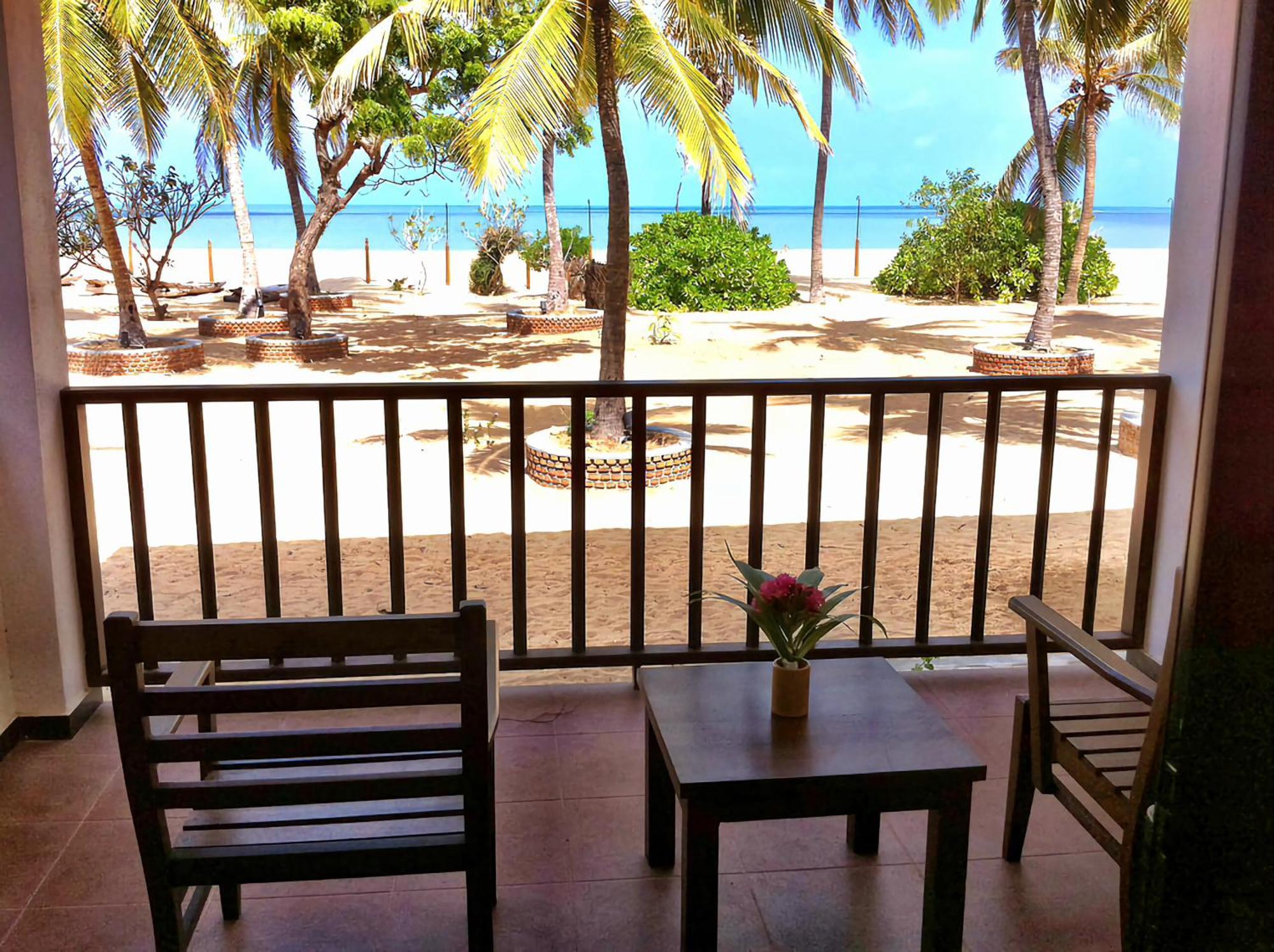 Wellé Wadiya Beach Hotel&Restaurant Kalpitiya Bagian luar foto