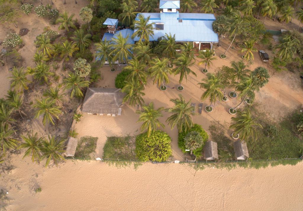 Wellé Wadiya Beach Hotel&Restaurant Kalpitiya Bagian luar foto