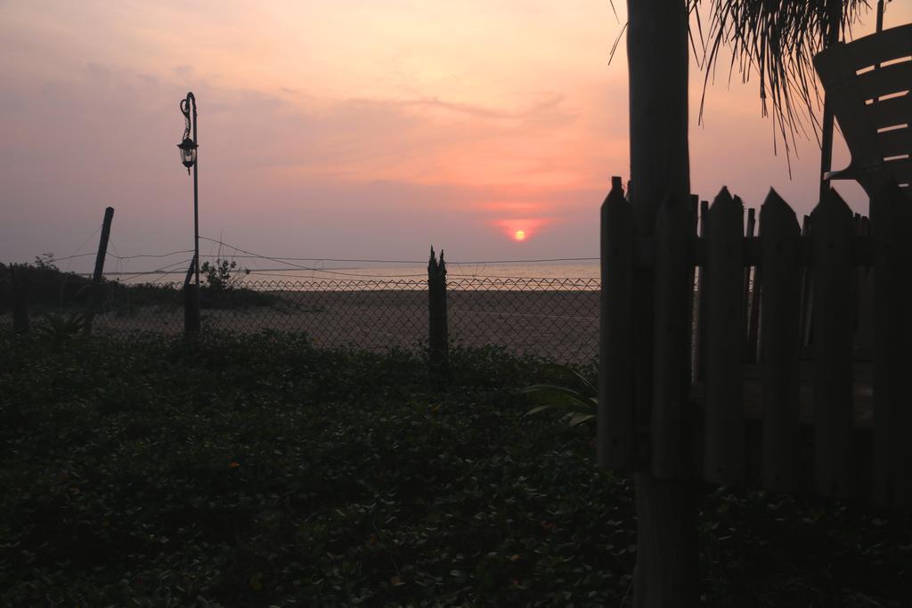 Wellé Wadiya Beach Hotel&Restaurant Kalpitiya Bagian luar foto